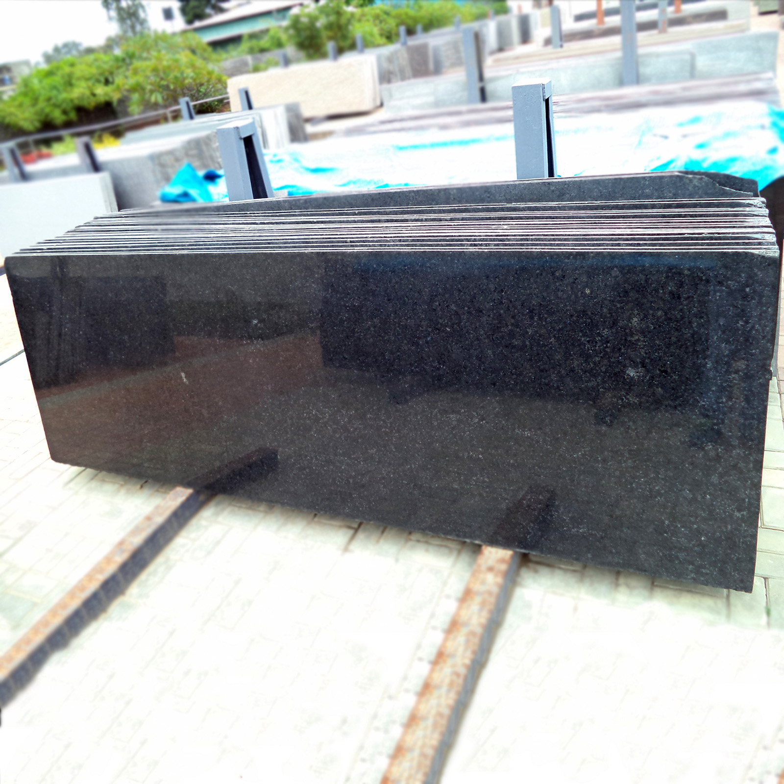 Black galaxy granite cutter slab