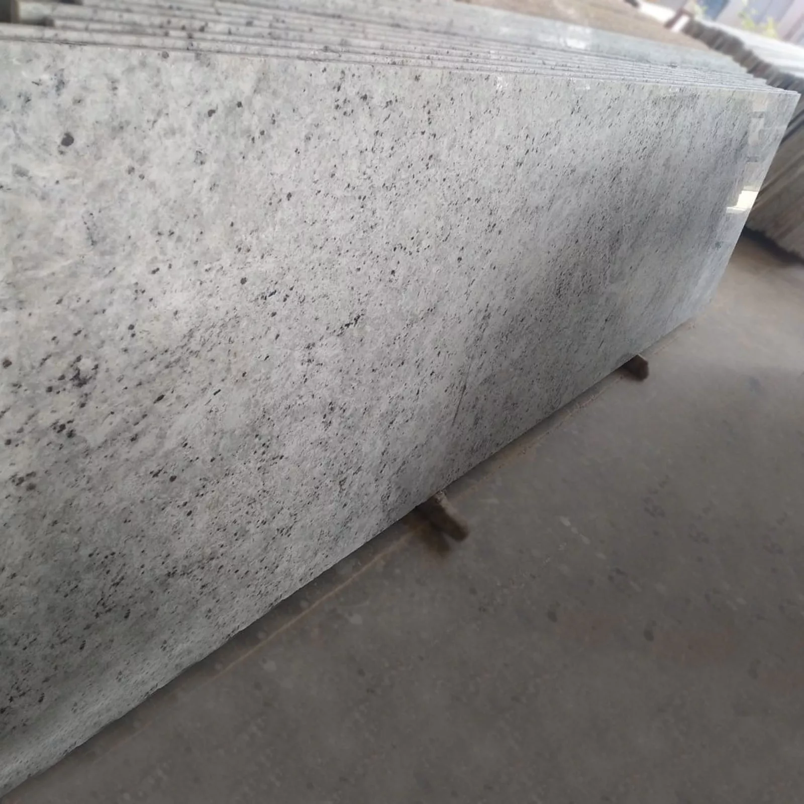 Colonial cream granite cutterslab