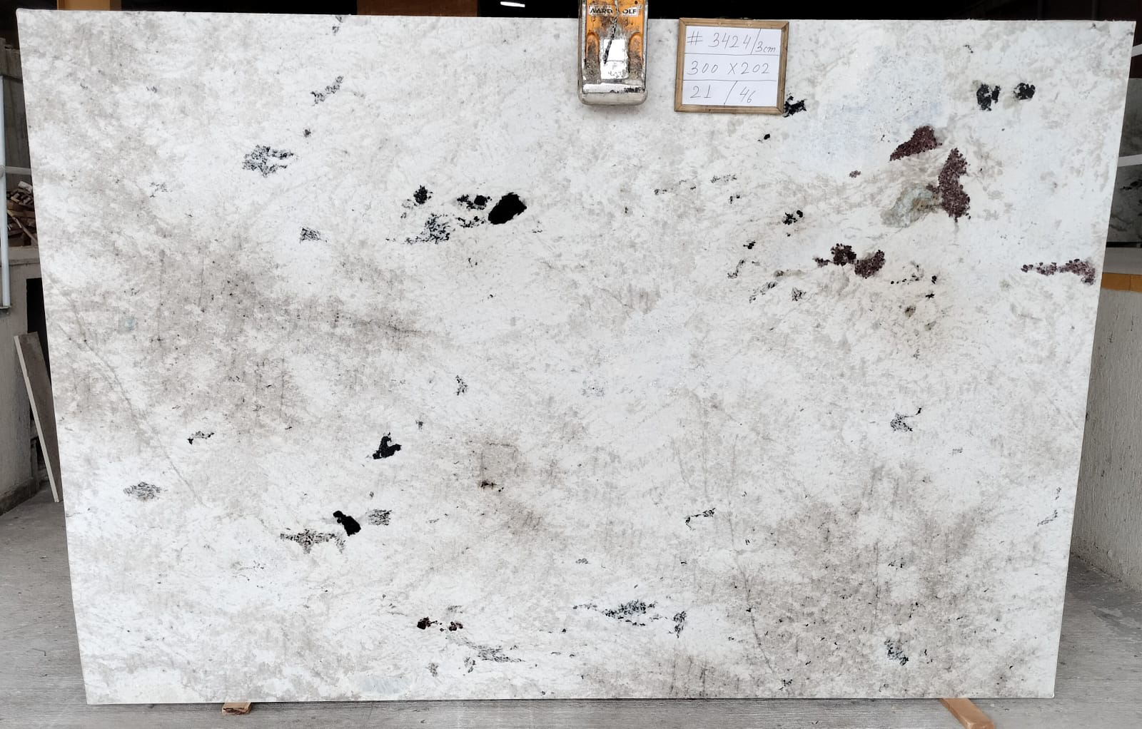 Monalisa granite gangsaw slabs