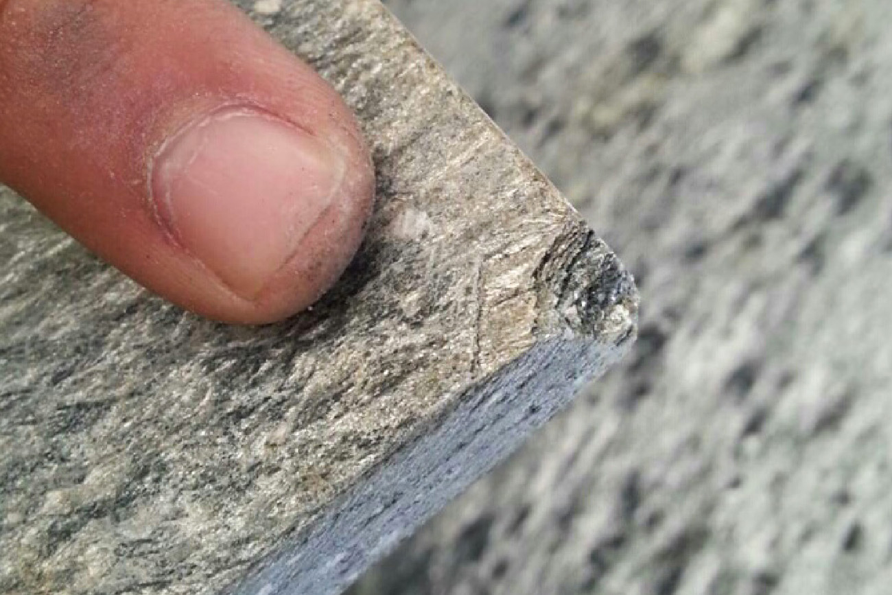 Chipping in corners