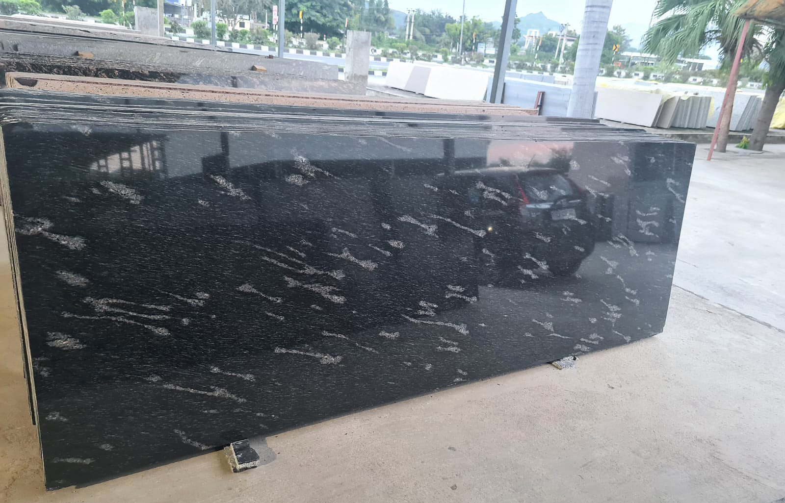 Fish black granite cutterslab